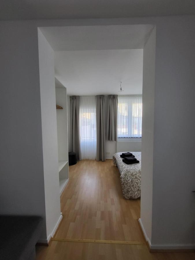 Studio Alicia, Idealement Situe Etterbeek Exterior foto